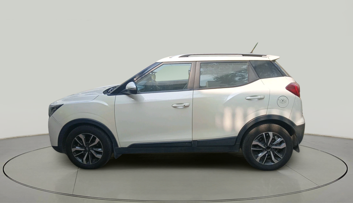 2019 Mahindra XUV300 W8 (O) 1.2 PETROL, Petrol, Manual, 1,55,276 km, exterior