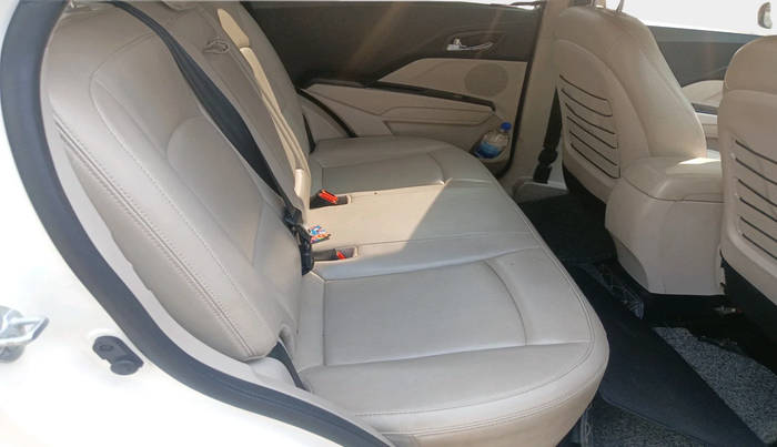 2019 Mahindra XUV300 W8 (O) 1.2 PETROL, Petrol, Manual, 1,55,276 km, interior