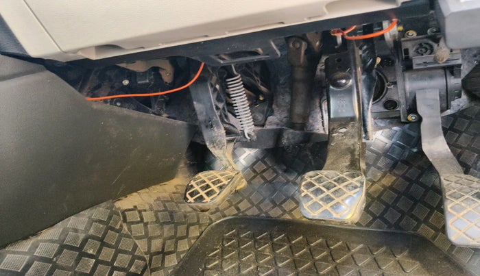 2010 Volkswagen Polo HIGHLINE1.2L, Petrol, Manual, 1,68,689 km, interior