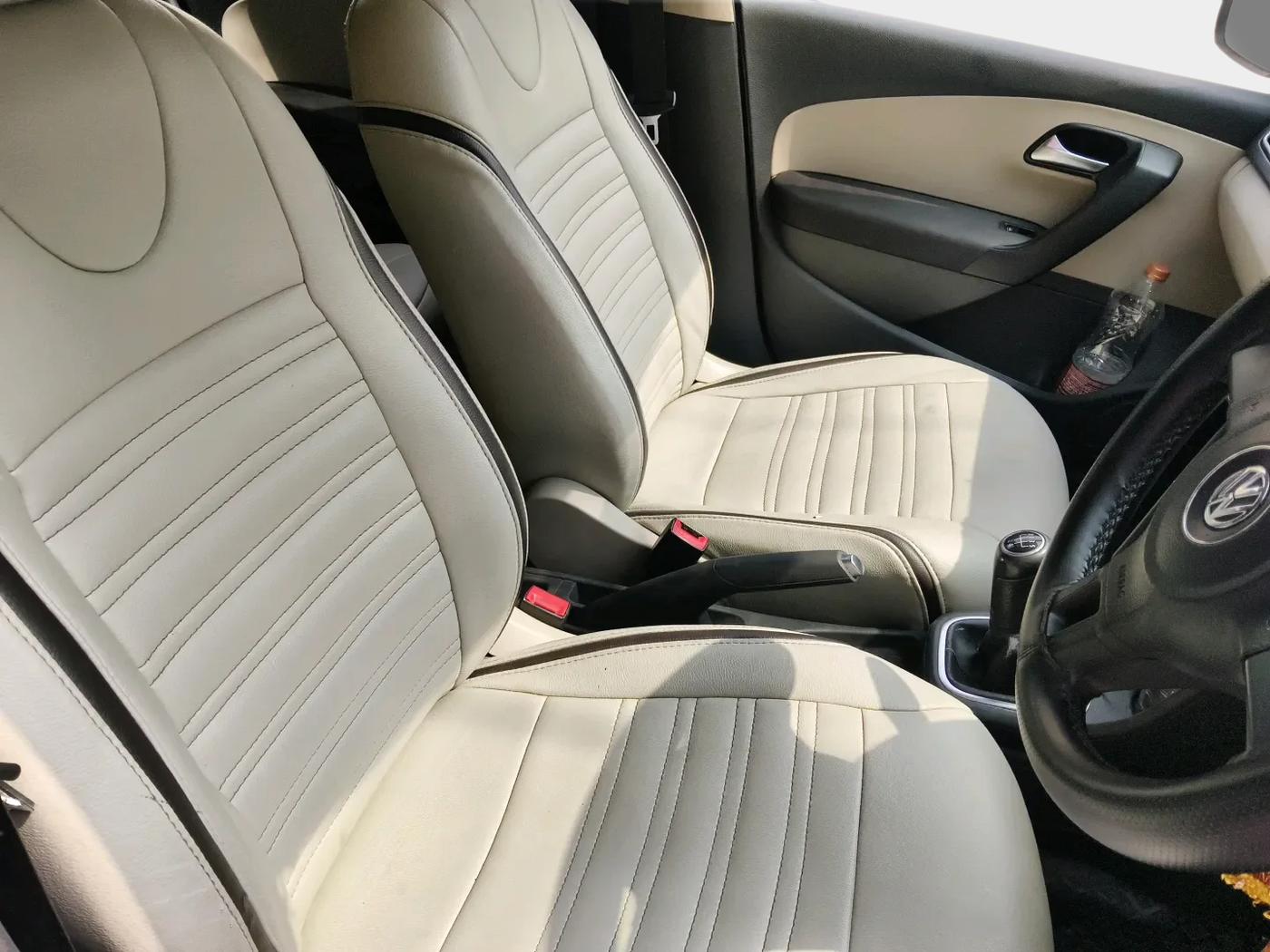 2010 Volkswagen Polo HIGHLINE1.2L, Petrol, Manual, 1,68,689 km, interior