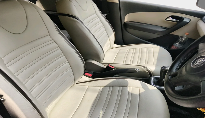 2010 Volkswagen Polo HIGHLINE1.2L, Petrol, Manual, 1,68,689 km, interior