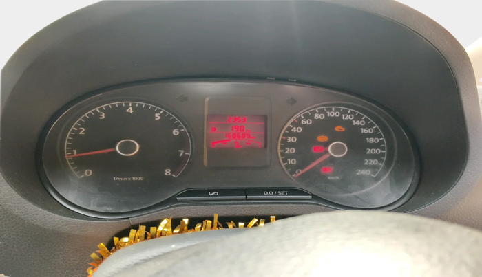 2010 Volkswagen Polo HIGHLINE1.2L, Petrol, Manual, 1,68,689 km, interior