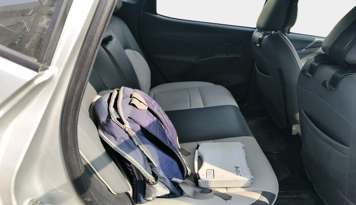 2024 Nissan MAGNITE Visia B4D 1.0 Petrol MT, Petrol, Manual, 12,493 km, interior