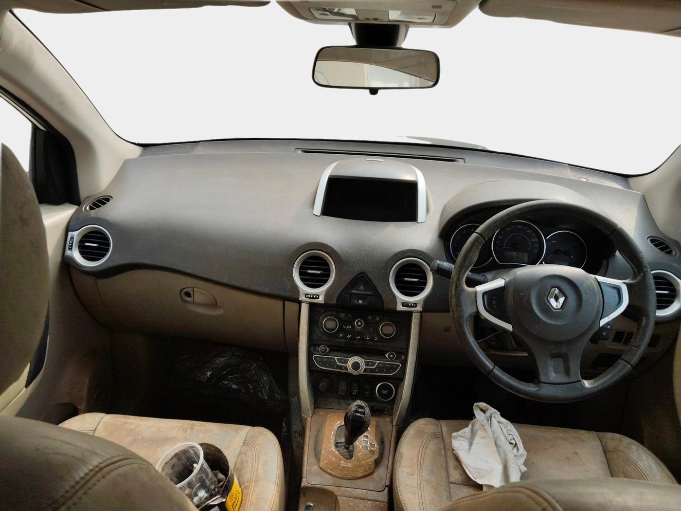 2011 Renault Koleos 4x4 AT, Diesel, Automatic, 1,00,000 km, interior