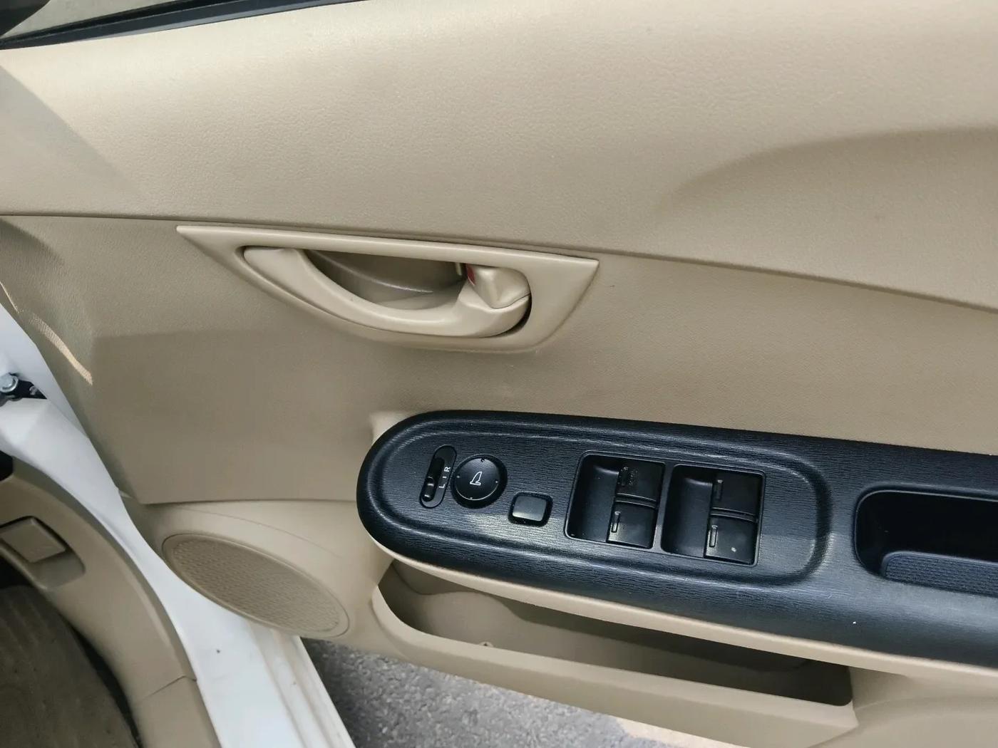 2015 Honda Amaze 1.2L I-VTEC S, Petrol, Manual, 46,230 km, interior