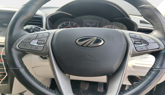 2021 Mahindra XUV300 W8 (O) 1.2 PETROL, Petrol, Manual, 82,509 km, interior