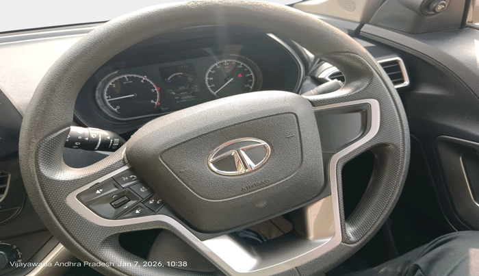 2020 Tata Harrier XM 2.0L KRYOTEC, Diesel, Manual, 1,33,260 km, interior