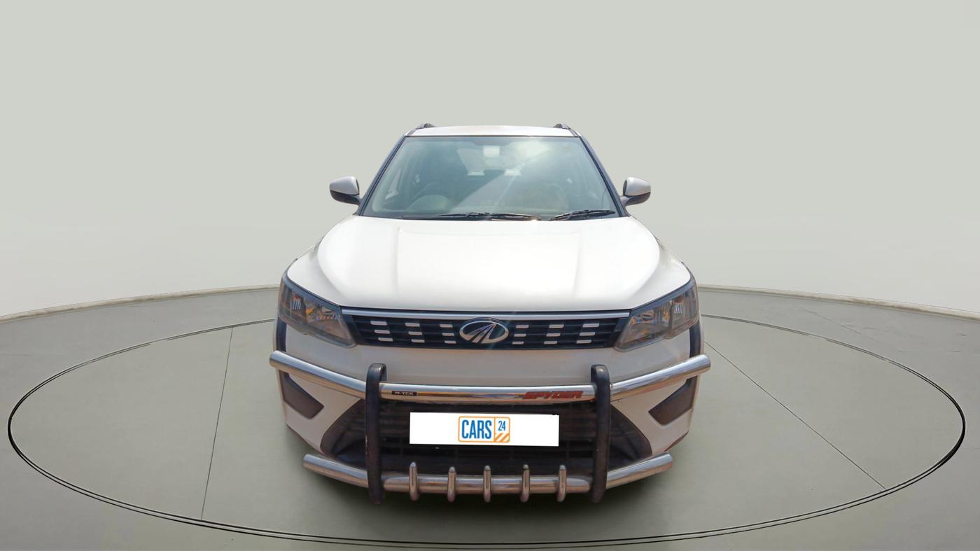 2020 Mahindra XUV300 W6 1.2 PETROL, Petrol, Manual, 34,096 km, exterior
