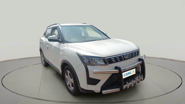 2020 Mahindra XUV300 W6 1.2 PETROL, Petrol, Manual, 34,096 km, exterior