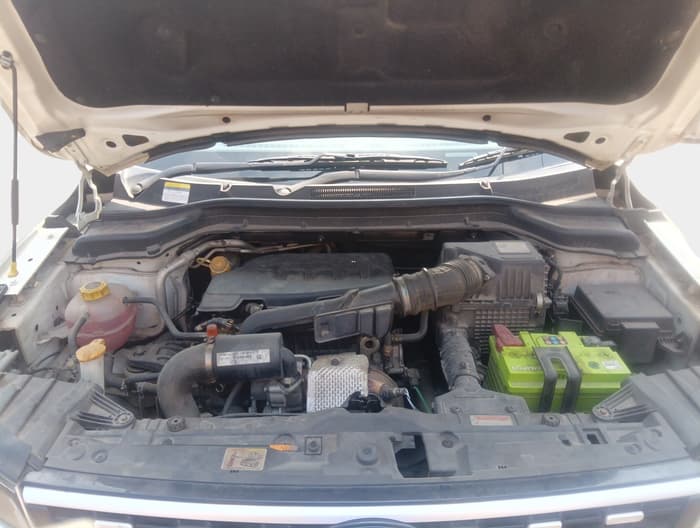 2020 Mahindra XUV300 W6 1.2 PETROL, Petrol, Manual, 34,096 km, exterior