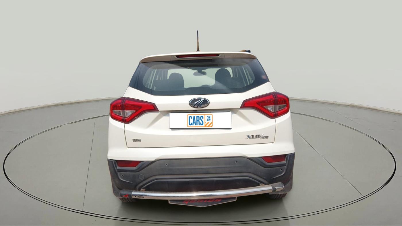 2020 Mahindra XUV300 W6 1.2 PETROL, Petrol, Manual, 34,096 km, exterior