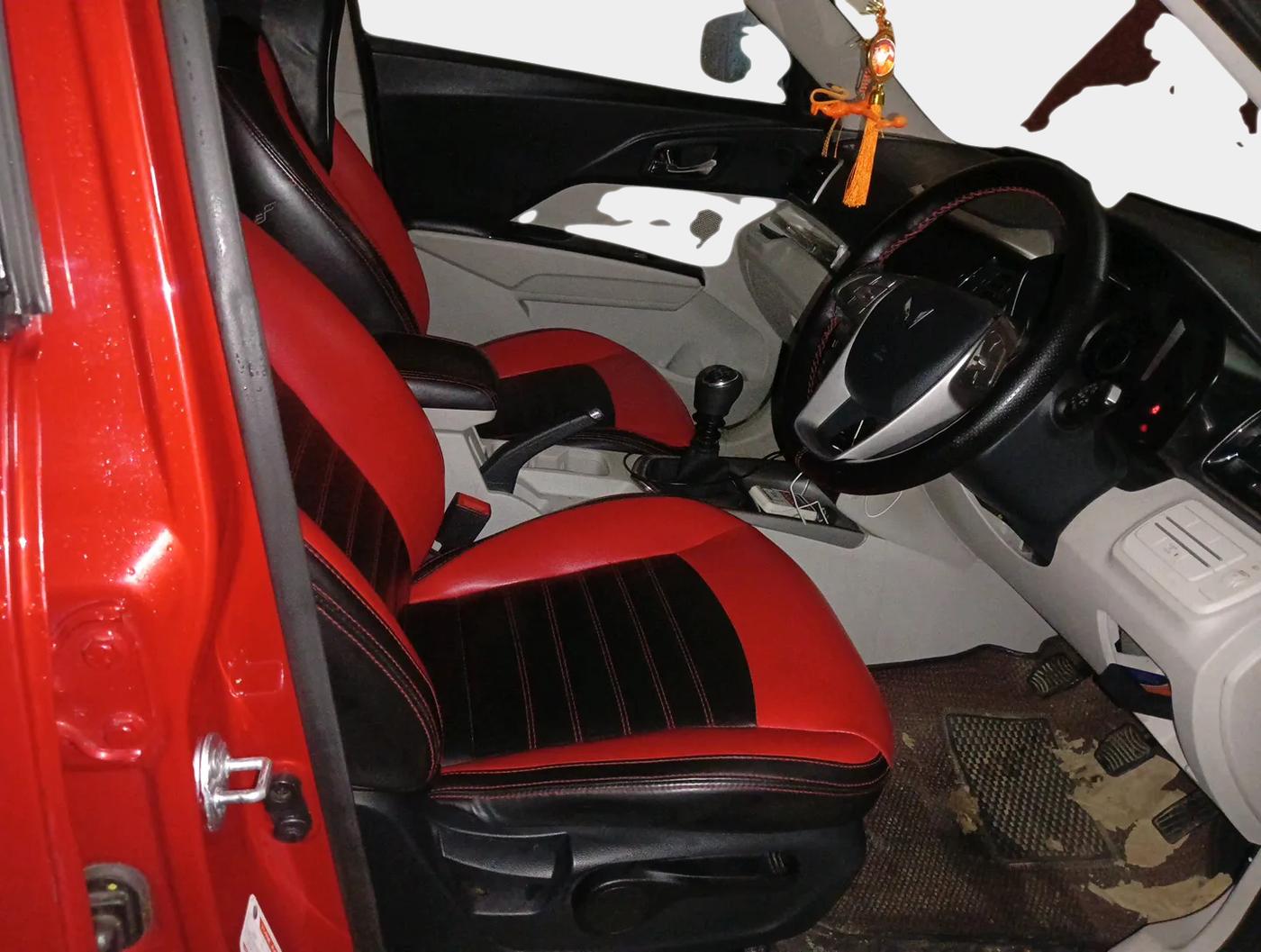 2023 Mahindra XUV300 W8 1.5 DIESEL, Diesel, Manual, 44,292 km, interior