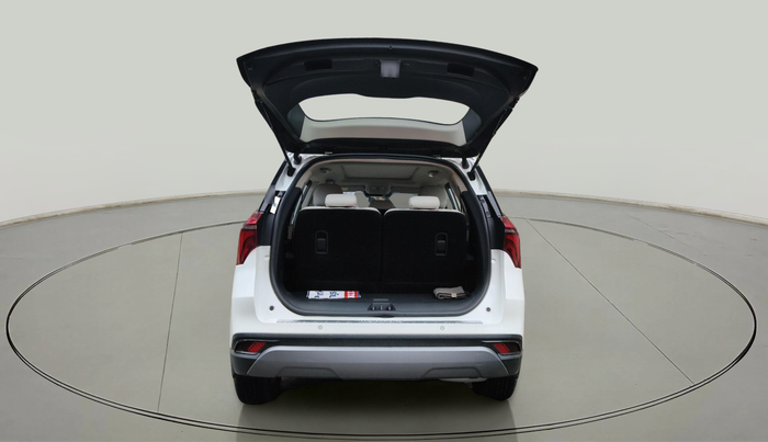 2022 Mahindra XUV700 AX 7 P AT 7 STR, Petrol, Automatic, 23,655 km, exterior