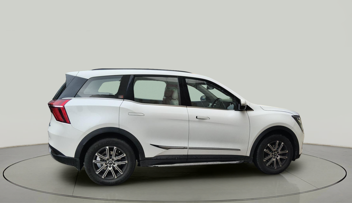2022 Mahindra XUV700 AX 7 P AT 7 STR, Petrol, Automatic, 23,655 km, exterior