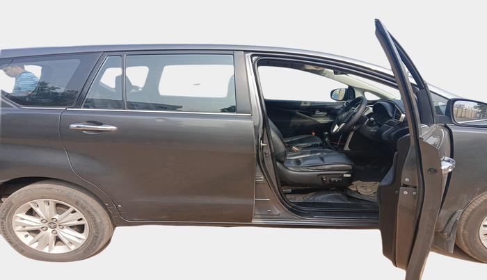 2016 Toyota Innova Crysta 2.4 ZX 7 STR, Diesel, Manual, 2,10,537 km, interior