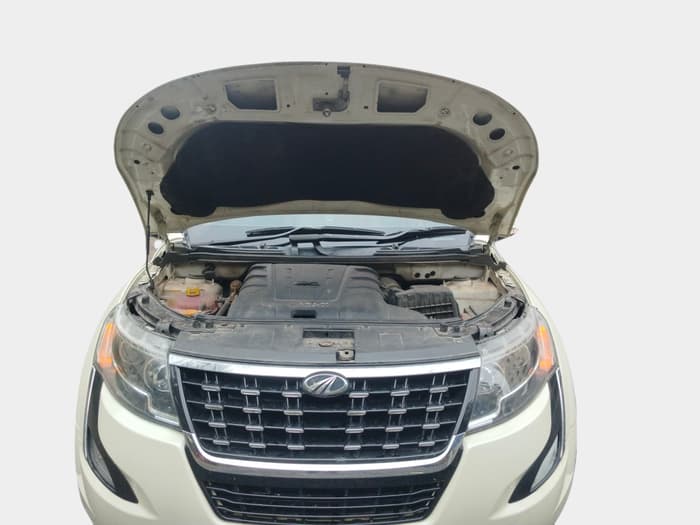 2019 Mahindra XUV500 W11 AT, Diesel, Automatic, 1,42,918 km, exterior