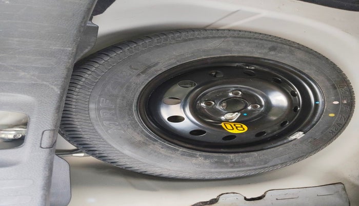 2016 Maruti Swift Dzire ZDI, Diesel, Manual, 75,198 km, tyre