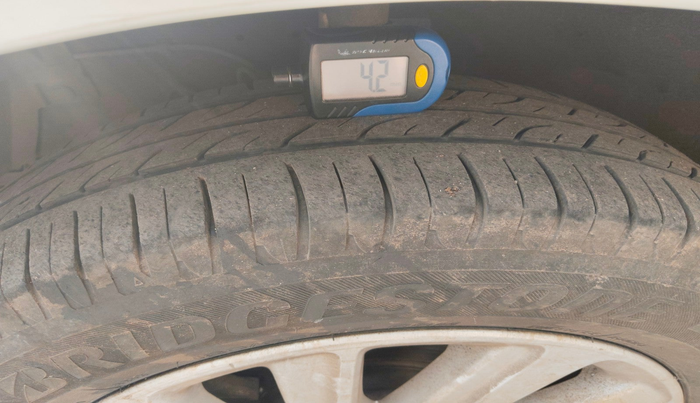 2016 Maruti Swift Dzire ZDI, Diesel, Manual, 75,198 km, tyre