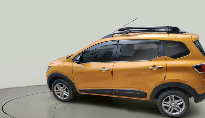 2022 Renault TRIBER RXZ AMT, Petrol, Automatic, 69,384 km, exterior