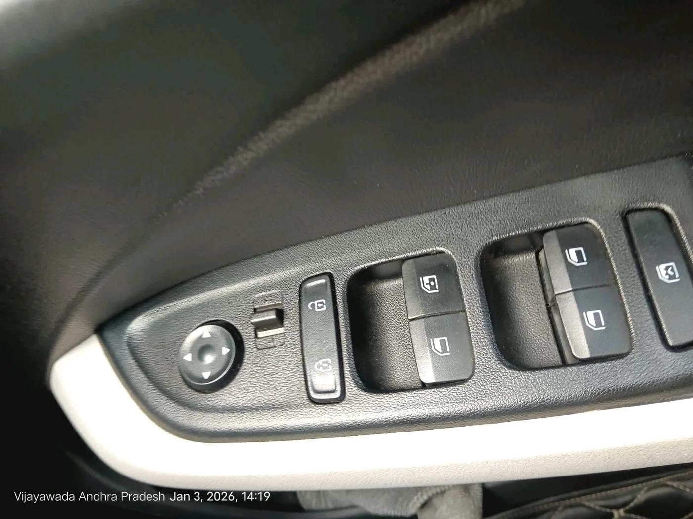 2024 Hyundai VENUE S(O) 1.2, Petrol, Manual, 13,269 km, interior