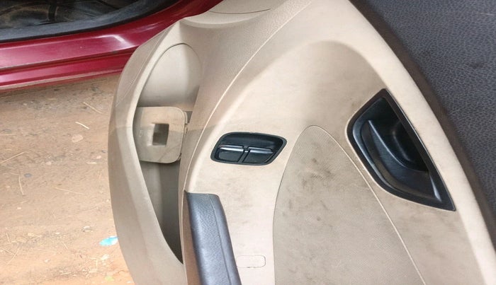 2016 Hyundai Eon ERA + LPG, Petrol, Manual, 1,95,099 km, interior