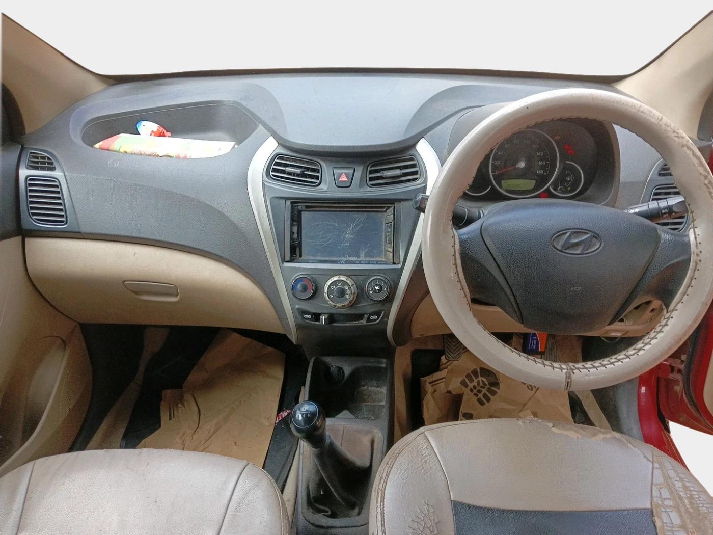 2016 Hyundai Eon ERA + LPG, Petrol, Manual, 1,95,099 km, interior