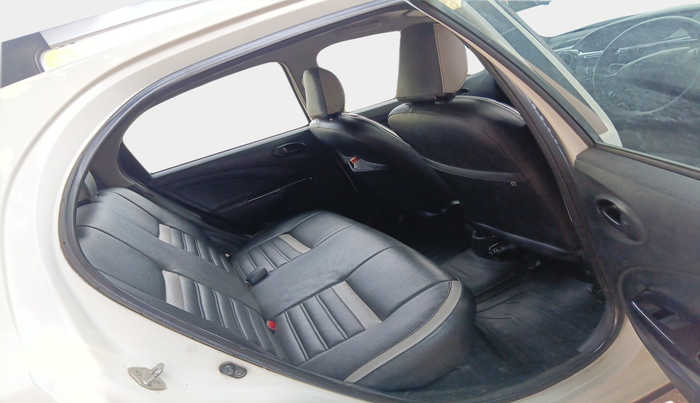 2014 Toyota Etios CROSS 1.4 GD, Diesel, Manual, 57,646 km, interior