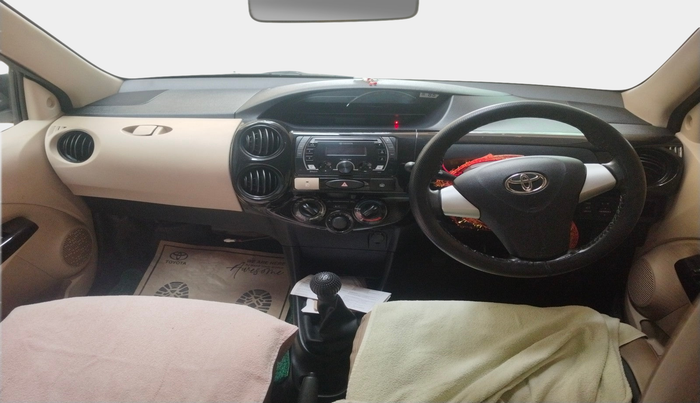 2019 Toyota Etios Liva V, Petrol, Manual, 26,894 km, interior