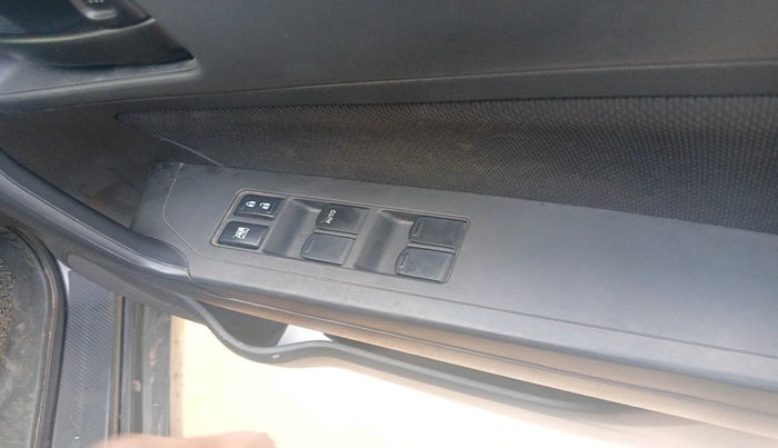 2016 Maruti Vitara Brezza VDI, Diesel, Manual, 1,86,120 km, interior