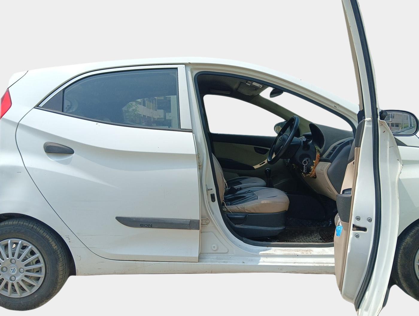2015 Hyundai Eon ERA +, Petrol, Manual, 98,370 km, interior
