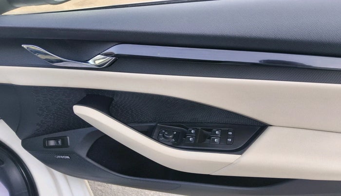 2021 Skoda Octavia L&K 2.0 AT, Petrol, Automatic, 61,323 km, interior