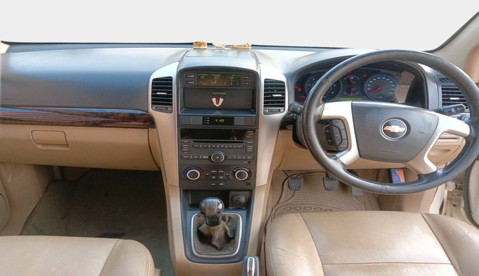 2011 Chevrolet Captiva LT, Diesel, Manual, 1,19,340 km, interior