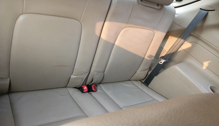 2011 Chevrolet Captiva LT, Diesel, Manual, 1,19,340 km, interior