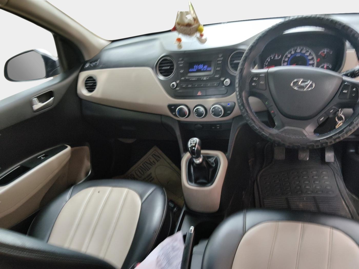 2016 Hyundai Grand i10 SPORTZ 1.1 CRDI, Diesel, Manual, 1,05,522 km, interior