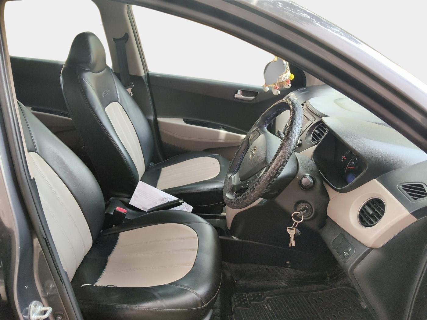 2016 Hyundai Grand i10 SPORTZ 1.1 CRDI, Diesel, Manual, 1,05,522 km, interior