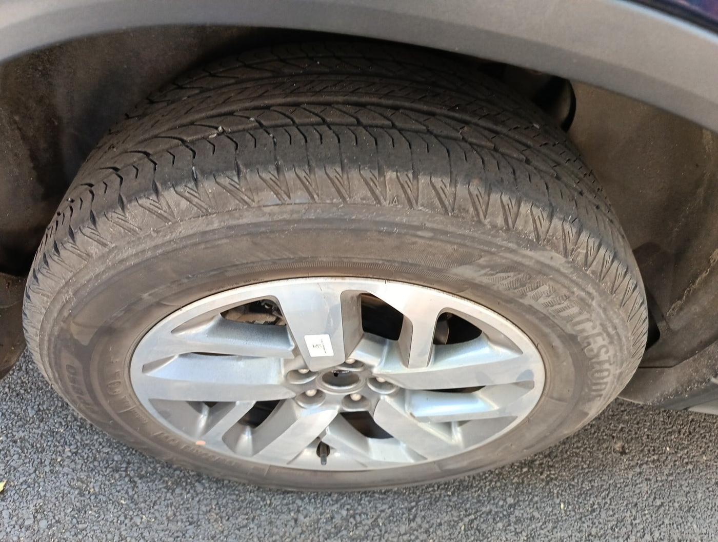 2022 Tata Safari XZ PLUS, Diesel, Manual, 21,801 km, tyre