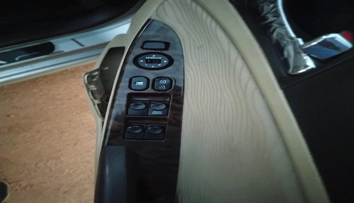 2013 Hyundai Verna FLUIDIC 1.6 VTVT SX, Petrol, Manual, 1,25,975 km, interior