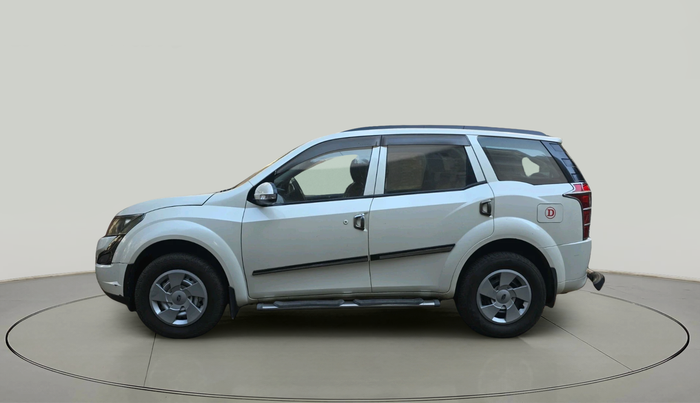 2016 Mahindra XUV500 W4, Diesel, Manual, 1,97,892 km, exterior