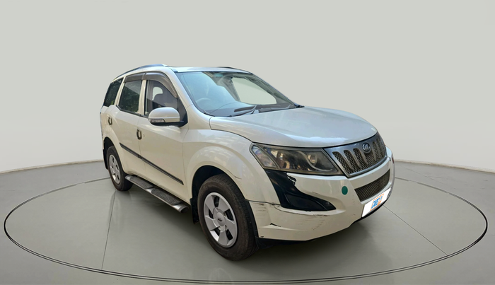 2016 Mahindra XUV500 W4, Diesel, Manual, 1,97,892 km, exterior