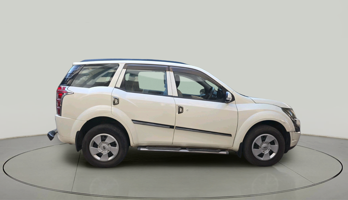 2016 Mahindra XUV500 W4, Diesel, Manual, 1,97,892 km, exterior