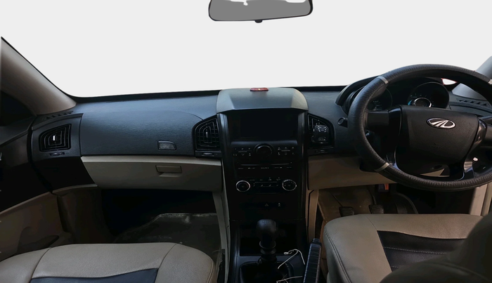2016 Mahindra XUV500 W4, Diesel, Manual, 1,97,892 km, interior