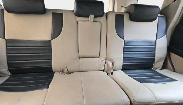 2016 Mahindra XUV500 W4, Diesel, Manual, 1,97,892 km, interior
