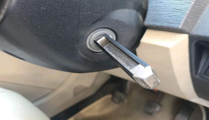 2016 Mahindra XUV500 W4, Diesel, Manual, 1,97,892 km, interior