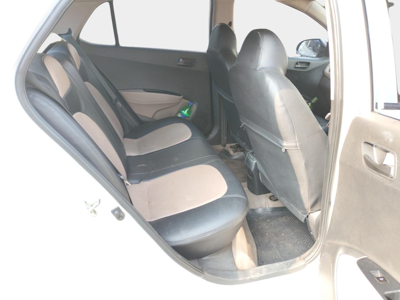 2015 Hyundai Grand i10 MAGNA 1.2 KAPPA VTVT, Petrol, Manual, 1,04,637 km, interior