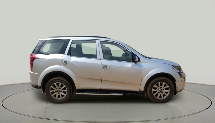 2017 Mahindra XUV500 W10 AT, Diesel, Automatic, 1,77,393 km, exterior