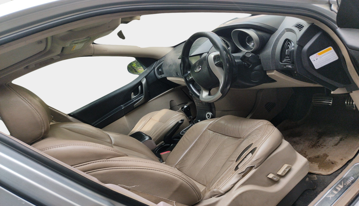 2017 Mahindra XUV500 W10 AT, Diesel, Automatic, 1,77,393 km, interior