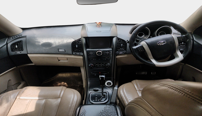 2017 Mahindra XUV500 W10 AT, Diesel, Automatic, 1,77,393 km, interior