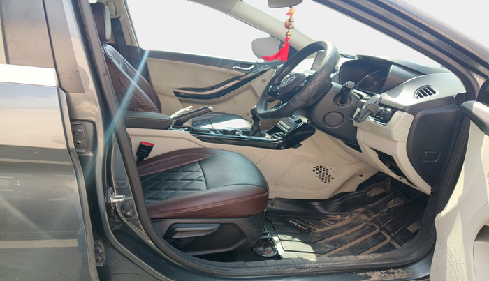 2020 Tata NEXON XZ PLUS PETROL, Petrol, Manual, 1,24,273 km, interior