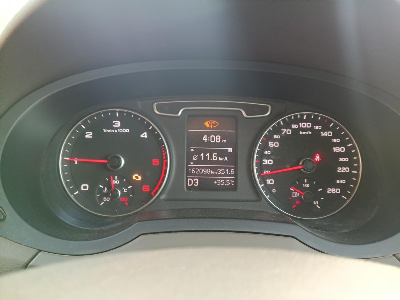 2014 Audi Q3 2.0 TDI QUATTRO, Diesel, Automatic, 1,62,098 km, interior