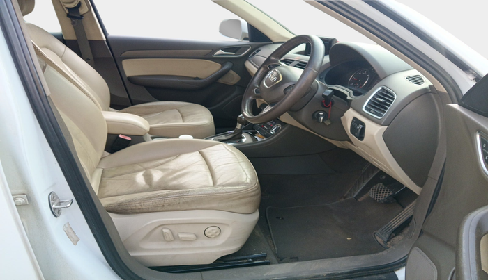 2014 Audi Q3 2.0 TDI QUATTRO, Diesel, Automatic, 1,62,098 km, interior